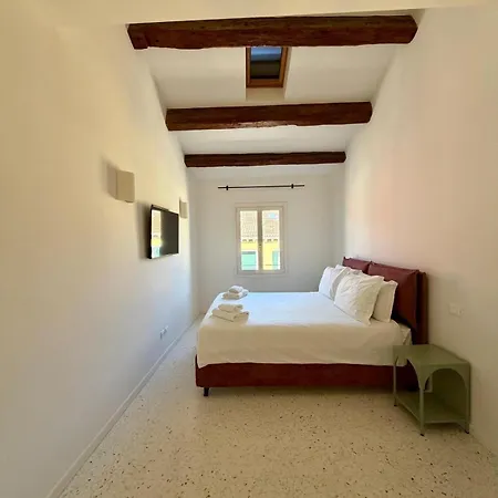 Canal View Flat Modern Design In Palace * Venice