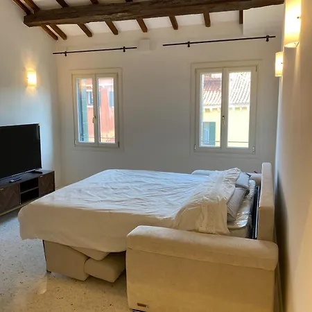 Canal View Flat Modern Design In Palace Apartment *