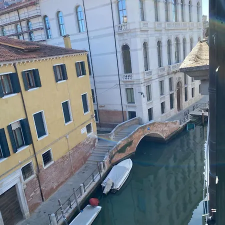 Canal View Flat Modern Design In Palace * Venice