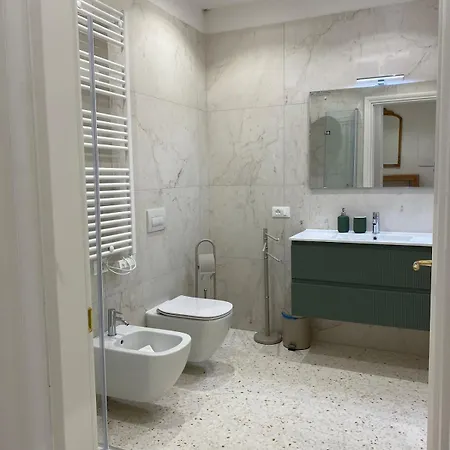 Canal View Flat Modern Design In Palace Venedig